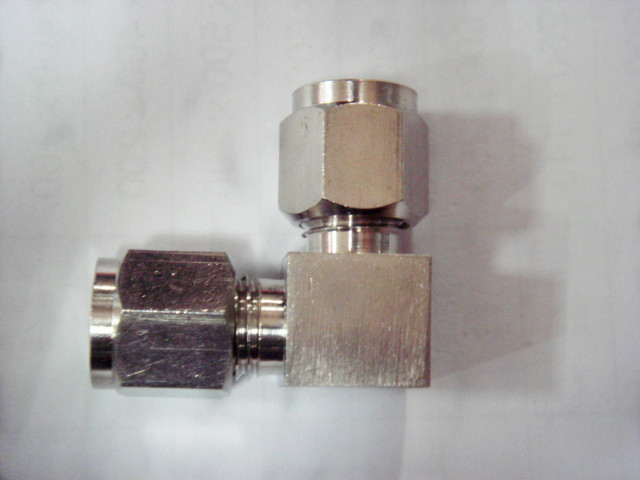 卡套彎頭中(zhōng)間接頭生産租賃(lin)廠家