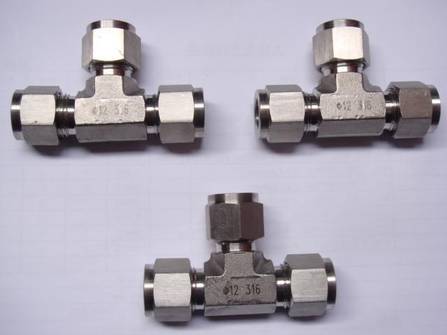 鑄件(jiàn)卡套接頭(tou)