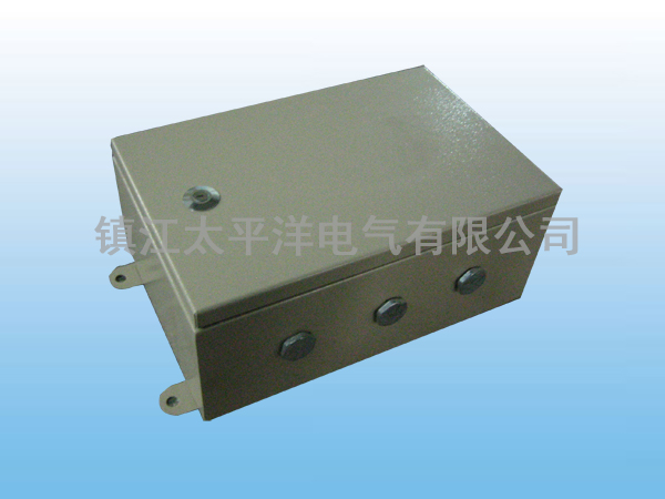 防(fáng)水防塵(chen)接線箱(xiāng)